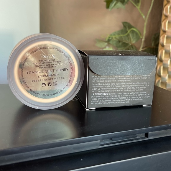 Laura Mercier Translucent Loose Setting Powder Honey